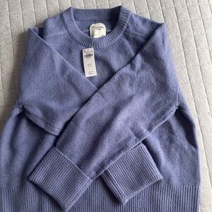 Abercrombie & Fitch Men's Light Blue Crewneck Sweater